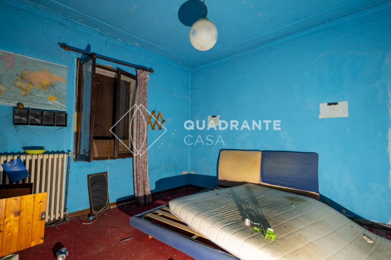 Nel cuore di Teolo, proponiamo in vendita IN BLOCCO una rara opportunità immobiliare composta da ...