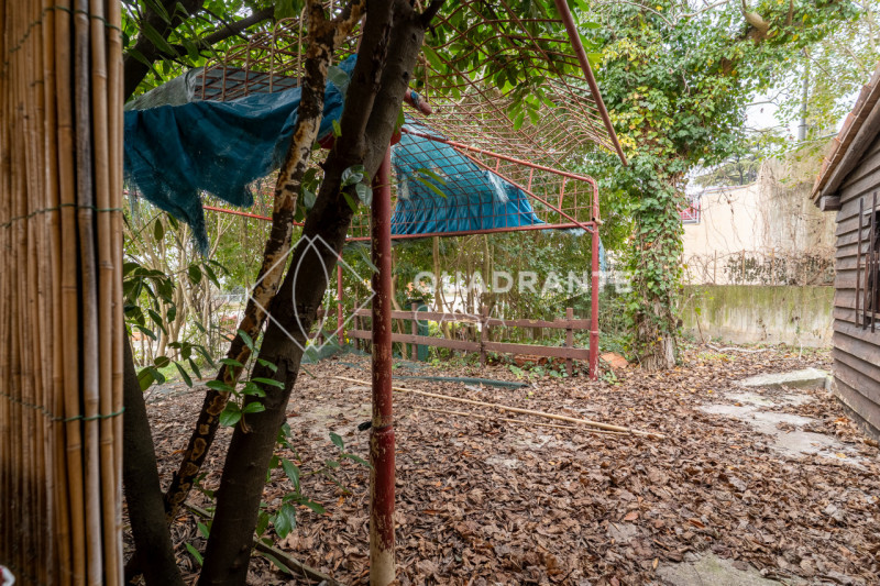 Nel cuore di Teolo, proponiamo in vendita IN BLOCCO una rara opportunità immobiliare composta da ...