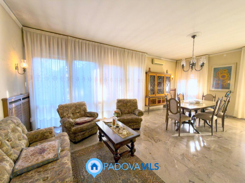 Immobile in esclusiva al Gruppo Padova MLS

PADOVA – Zona Ponte di Brenta
In un contesto residenz...