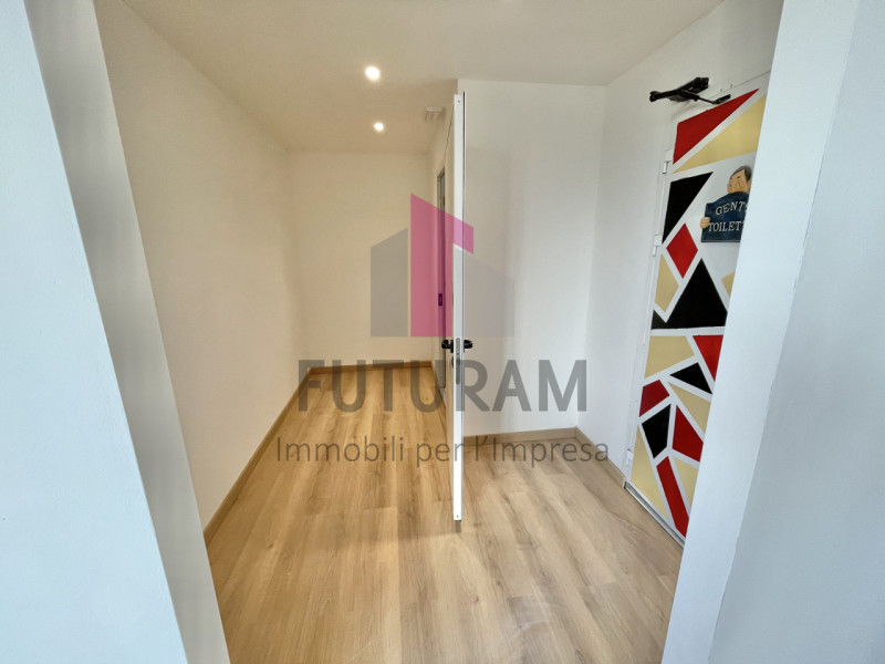 SANTA MARIA DI CAMISANO  - RIF. 3FIL - PER INFO 0444/310220 - 
Si propone in VENDITA un ufficio/n...