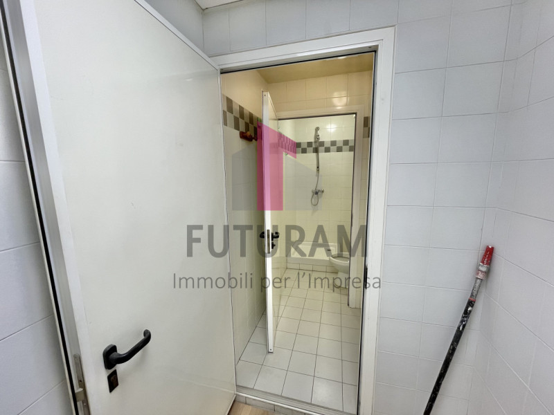 SANTA MARIA DI CAMISANO  - RIF. 3FIL - PER INFO 0444/310220 - 
Si propone in VENDITA un ufficio/n...