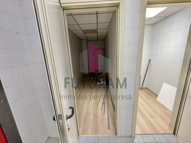 SANTA MARIA DI CAMISANO  - RIF. 3FIL - PER INFO 0444/310220 - 
Si propone in VENDITA un ufficio/n...