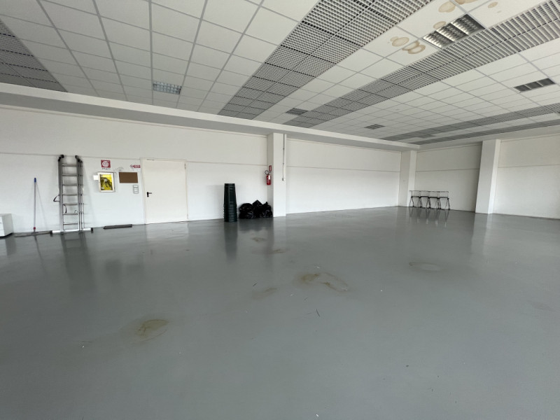 Nel cuore della zona industriale di Mestrino, a pochi passi dal centro e dai principali servizi, ...