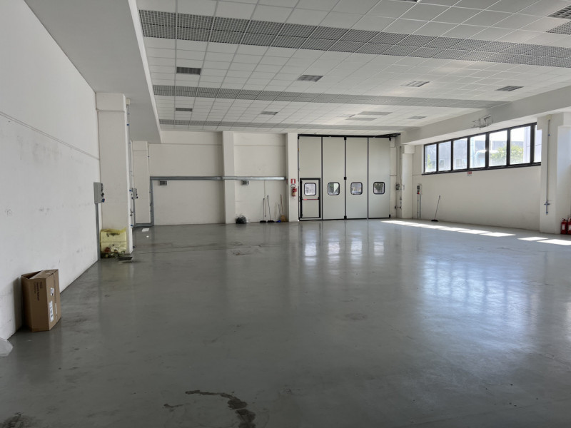 Nel cuore della zona industriale di Mestrino, a pochi passi dal centro e dai principali servizi, ...