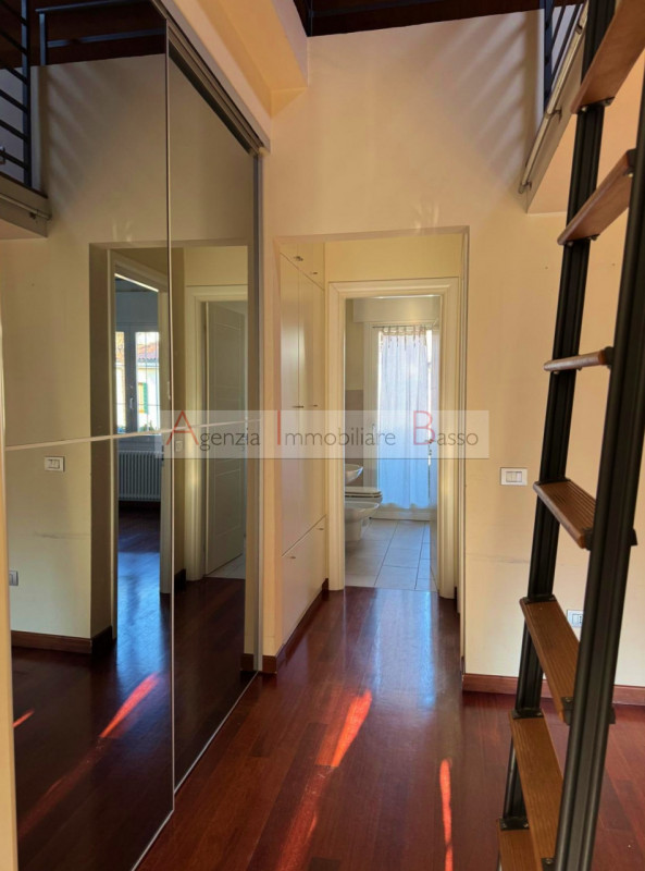 ZONA SACRA FAMIGLIA/CASTELFIDARDO – CASA INDIPENDENTE RISTRUTTURATA

Proponiamo in vendita una sp...