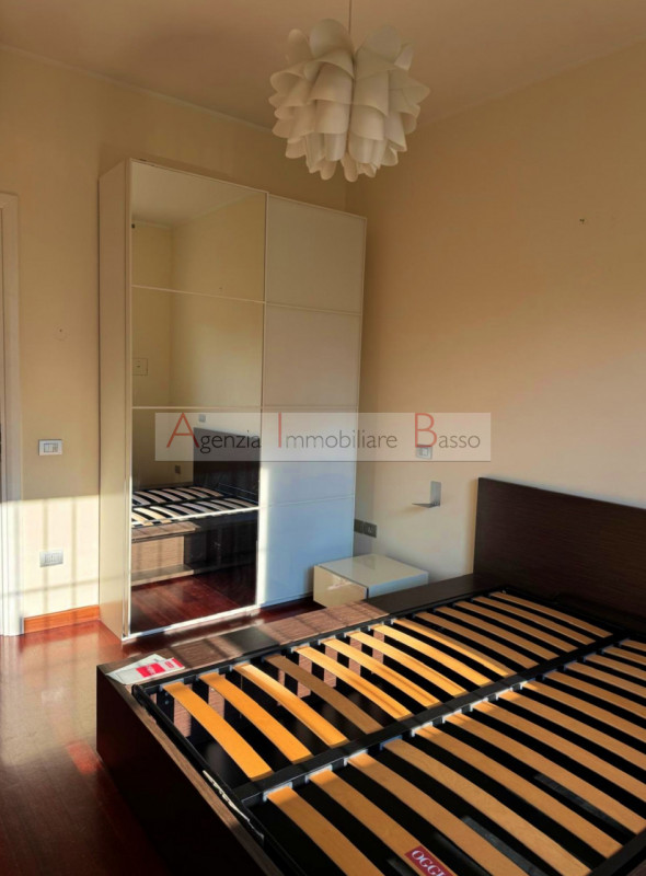 ZONA SACRA FAMIGLIA/CASTELFIDARDO – CASA INDIPENDENTE RISTRUTTURATA

Proponiamo in vendita una sp...