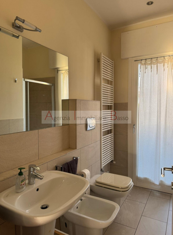 ZONA SACRA FAMIGLIA/CASTELFIDARDO – CASA INDIPENDENTE RISTRUTTURATA

Proponiamo in vendita una sp...