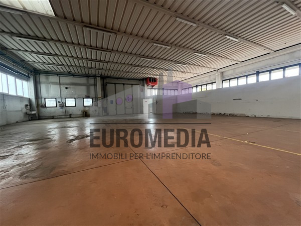 Rif. 1558 – ANTONIO – Per informazioni: 338.4892021
EUROMEDIA propone in locazione un interessant...