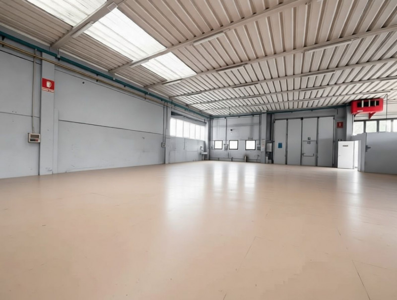 Rif. 1558 – ANTONIO – Per informazioni: 338.4892021
EUROMEDIA propone in locazione un interessant...