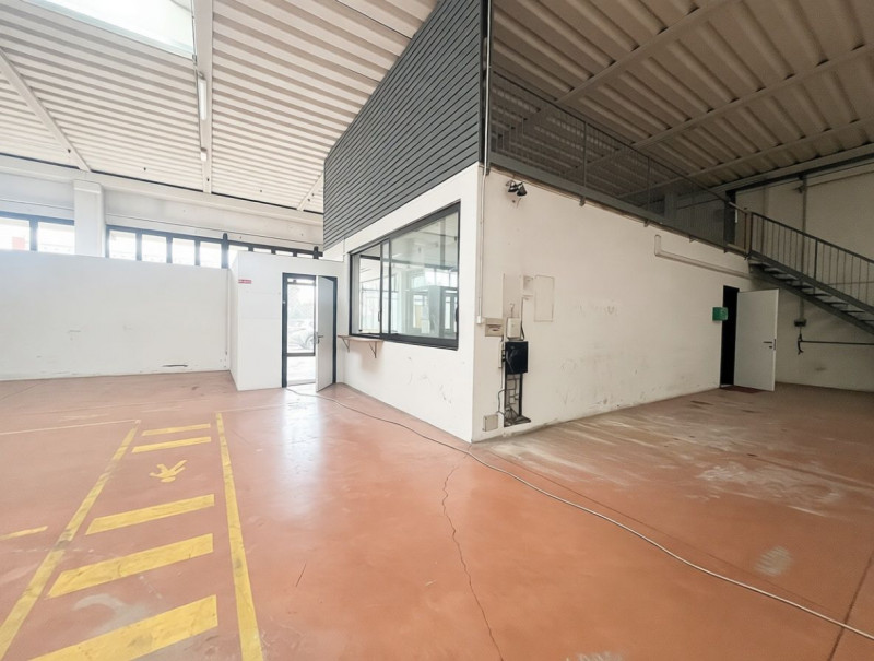 Rif. 1558 – ANTONIO – Per informazioni: 338.4892021
EUROMEDIA propone in locazione un interessant...