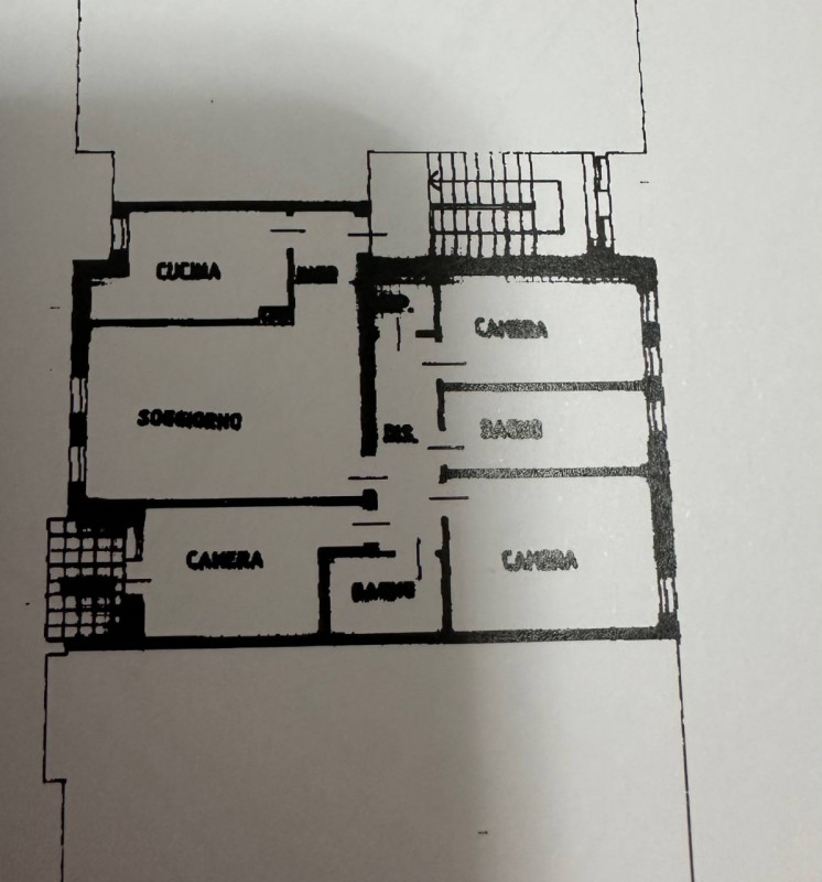 CADONEGHE Mejaniga vendesi appartamento dalle generose metrature al secondo ed ultimo piano.
L'ap...
