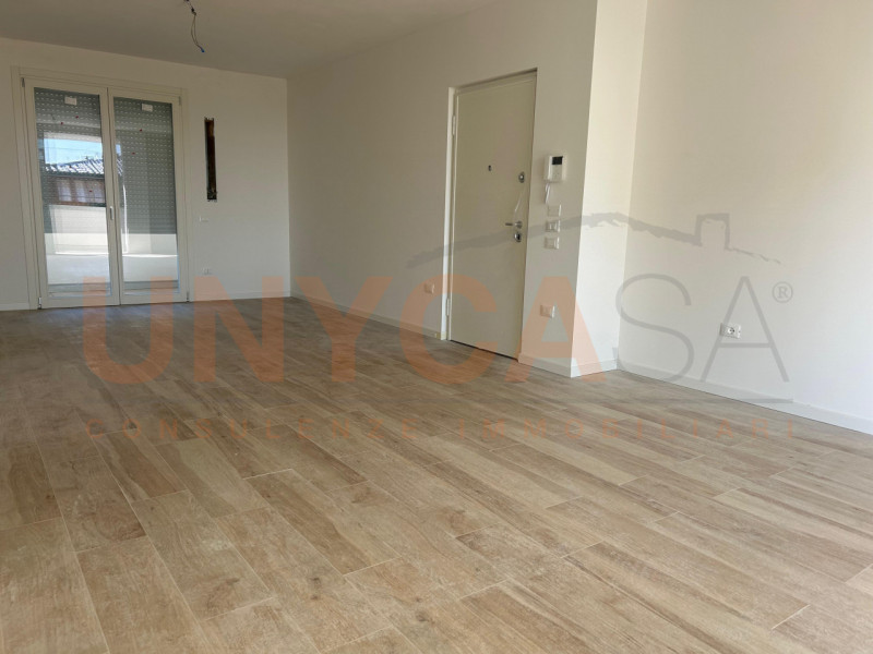 CASELLE – In zona centrale e ben servita, all’interno di una moderna palazzina di nuova costruzio...