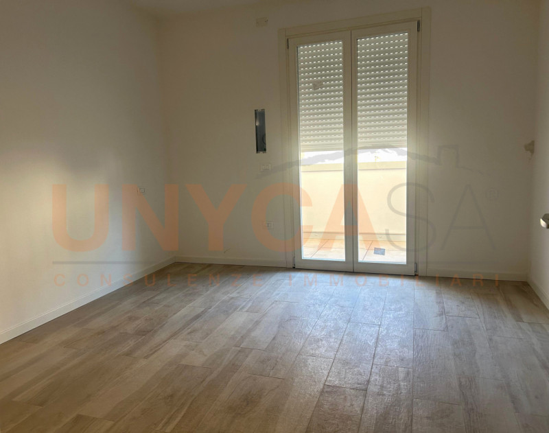 CASELLE – In zona centrale e ben servita, all’interno di una moderna palazzina di nuova costruzio...