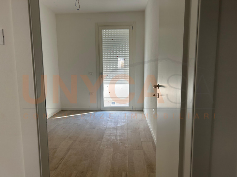 CASELLE – In zona centrale e ben servita, all’interno di una moderna palazzina di nuova costruzio...