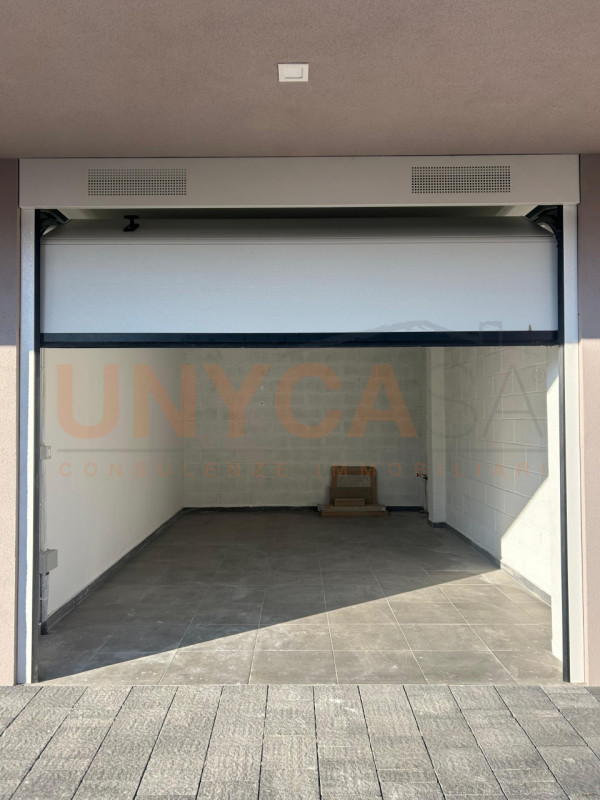 CASELLE – In zona centrale e ben servita, all’interno di una moderna palazzina di nuova costruzio...