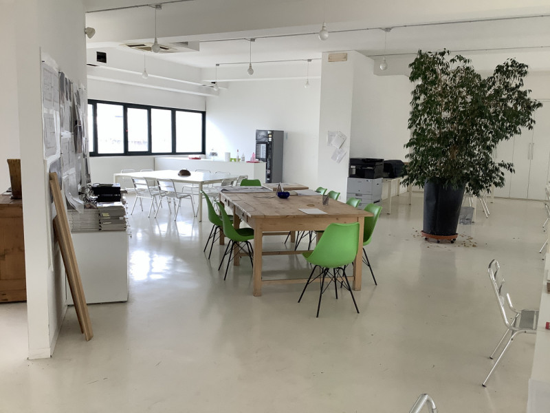 ESCLUSIVA Palladio Re Group - Proponiamo in locazione un elegante laboratorio con finiture da uff...