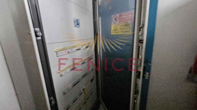 Situato nel centro di Montebelluna, questo ampio magazzino in affitto di circa 600 mq rappresenta...