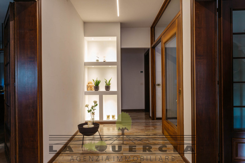 Immobile sito in Comune di Tribano, sviluppato su due livelli fuori terra e con
scoperto esclusiv...