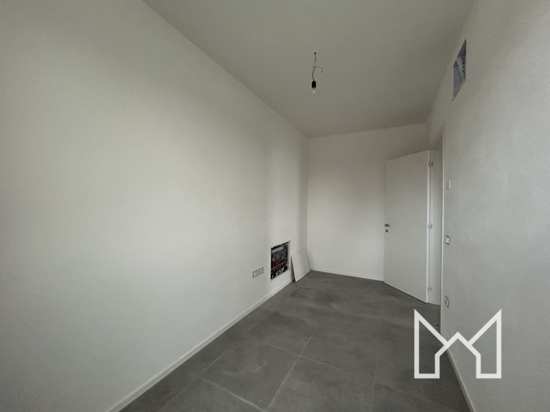 ROSSANO- Situato in un nuovo complesso immobiliare, circondato da parcheggi e verde pubblico, pro...