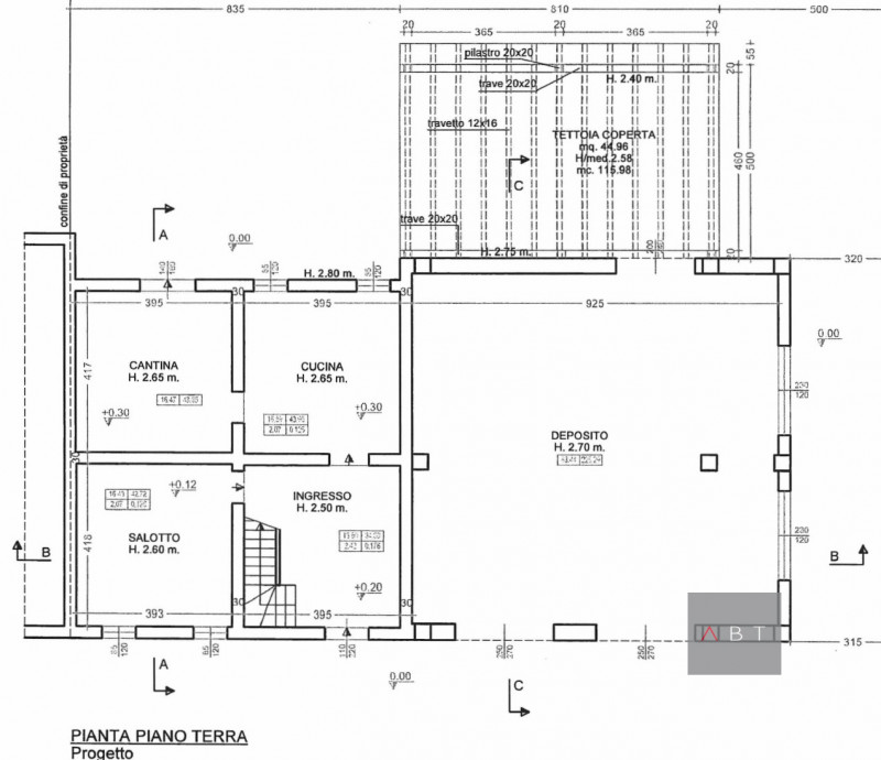 Situato nella frazione di Fratte, porzione di rustico con progetto di ristrutturazione e scoperto...