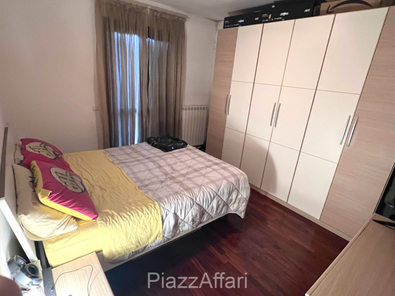 Di recente costruzione, esclusivo appartamento sito al piano secondo con ascensore, composto da s...