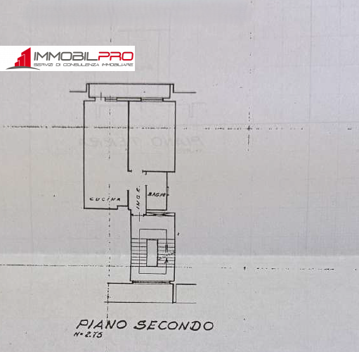 Grazioso mini appartamento di ben 48 mq calpestabili, situato al secondo piano e su scala di 10 u...