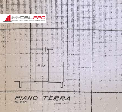 Grazioso mini appartamento di ben 48 mq calpestabili, situato al secondo piano e su scala di 10 u...