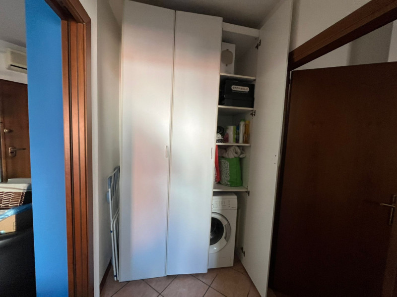 Scopri il tuo nuovo rifugio in affitto nel cuore di Sant'Agostino, un'affascinante zona di Albign...