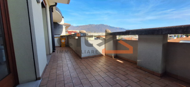 Bassano del Grappa - Quartier San Vito proponiamo APPARTAMENTO ARREDATO all'ultimo piano di uno s...