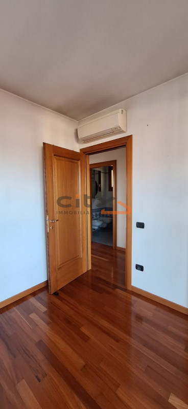 Bassano del Grappa - Quartier San Vito proponiamo APPARTAMENTO ARREDATO all'ultimo piano di uno s...