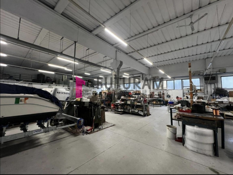 RIF: 124NM - VIGONOVO(VE) - PER INFO 340 335 8378 - 0444/310220


propongo in affitto un capannon...