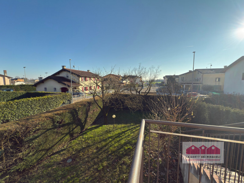 IMMOBILE A REDDITO - LANZE' DI QUINTO VIC.NO: GRAZIOSA SCHIERA DI TESTA CON GIARDINO SU TRE LIVEL...