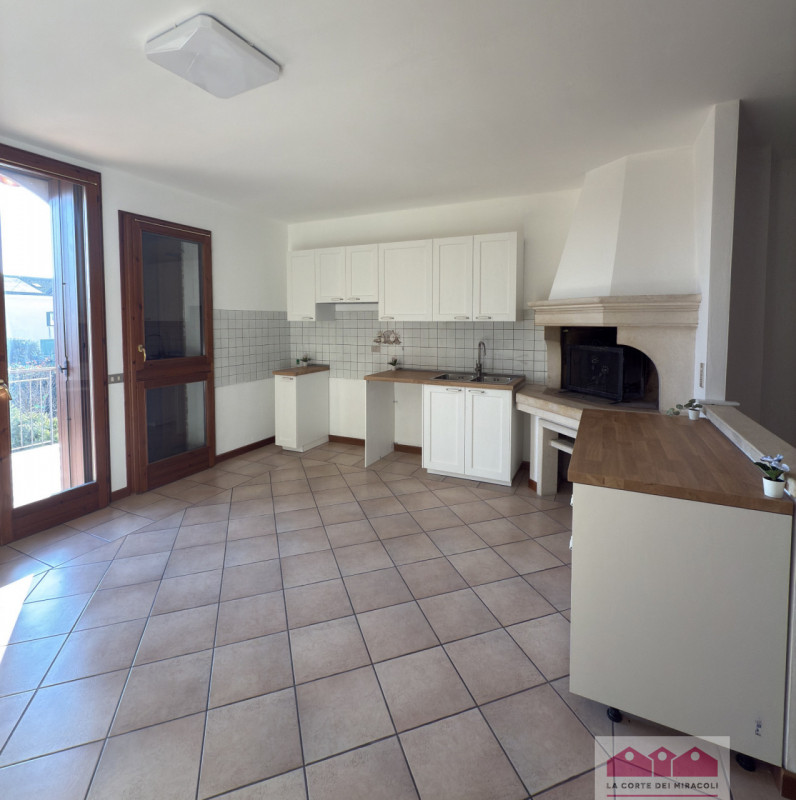 IMMOBILE A REDDITO - LANZE' DI QUINTO VIC.NO: GRAZIOSA SCHIERA DI TESTA CON GIARDINO SU TRE LIVEL...