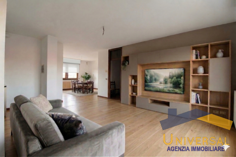 SAN GIORGIO DELLE PERTICHE – In zona centralissima, comodo a tutti i servizi quali: supermercato,...