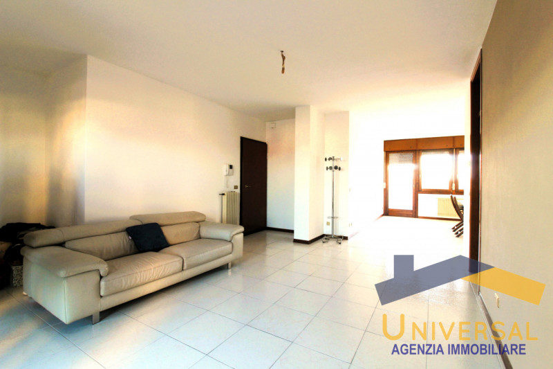 SAN GIORGIO DELLE PERTICHE – In zona centralissima, comodo a tutti i servizi quali: supermercato,...