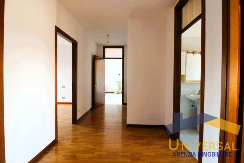 SAN GIORGIO DELLE PERTICHE – In zona centralissima, comodo a tutti i servizi quali: supermercato,...