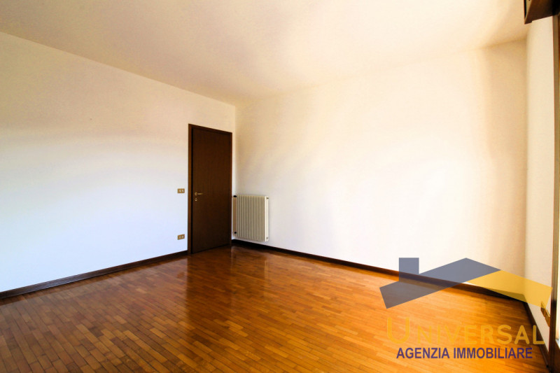 SAN GIORGIO DELLE PERTICHE – In zona centralissima, comodo a tutti i servizi quali: supermercato,...