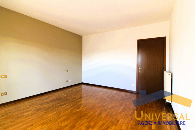 SAN GIORGIO DELLE PERTICHE – In zona centralissima, comodo a tutti i servizi quali: supermercato,...