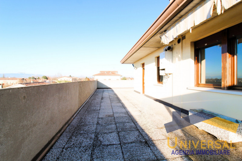 SAN GIORGIO DELLE PERTICHE – In zona centralissima, comodo a tutti i servizi quali: supermercato,...