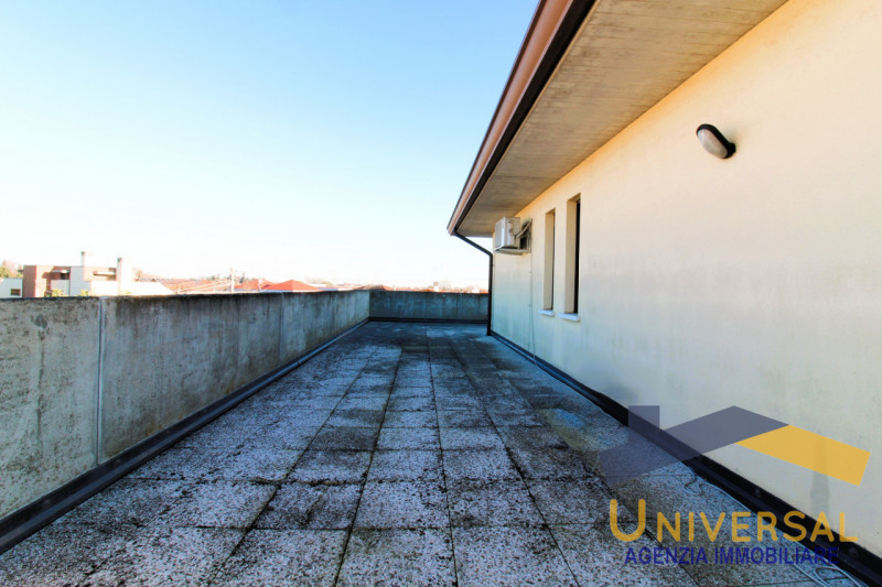 SAN GIORGIO DELLE PERTICHE – In zona centralissima, comodo a tutti i servizi quali: supermercato,...