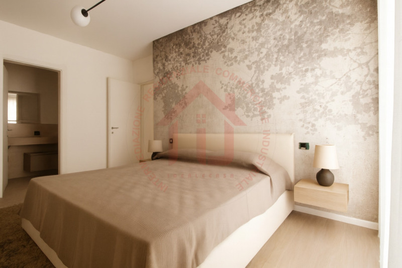 RIF: SR006 CARTURA CAGNOLA L'agenzia IDEALECASA propone in vendita appartamento al piano primo ed...