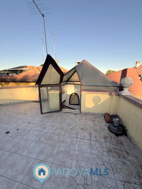 Immobile in esclusiva al Gruppo Padova MLS

OSPEDALI - NAZARETH
Nella immediata vicinanza agli os...