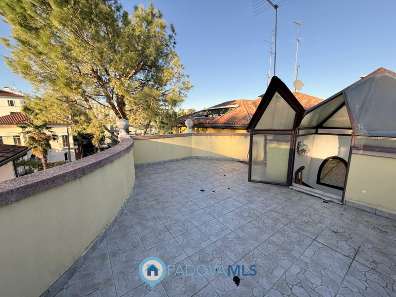 Immobile in esclusiva al Gruppo Padova MLS

OSPEDALI - NAZARETH
Nella immediata vicinanza agli os...