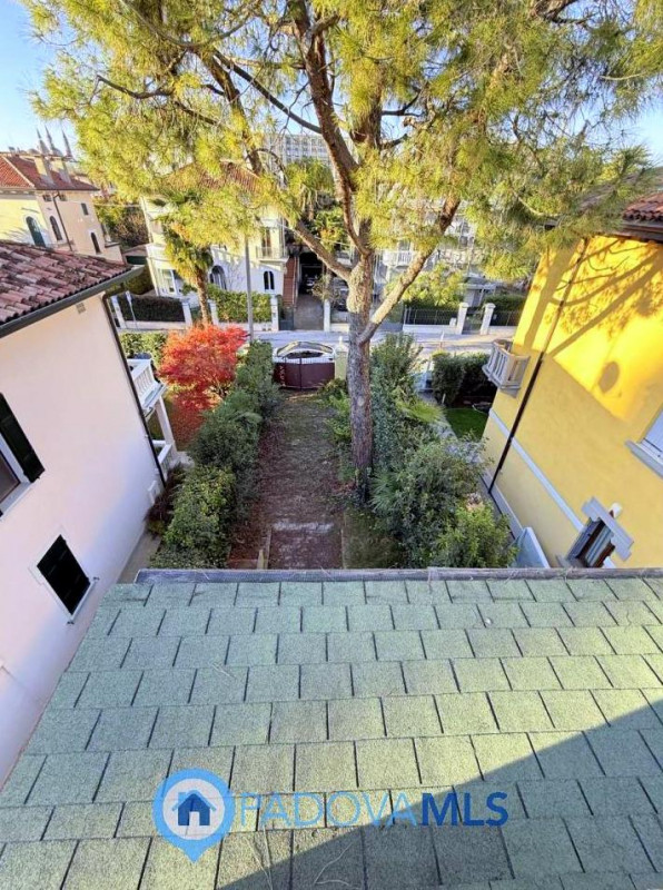 Immobile in esclusiva al Gruppo Padova MLS

OSPEDALI - NAZARETH
Nella immediata vicinanza agli os...