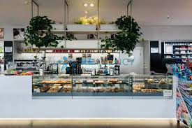 Vicenza
Tabaccheria in centro commerciale.
€150.000,00 di guadagni lordi, prezzo €290.000,00.
Ide...