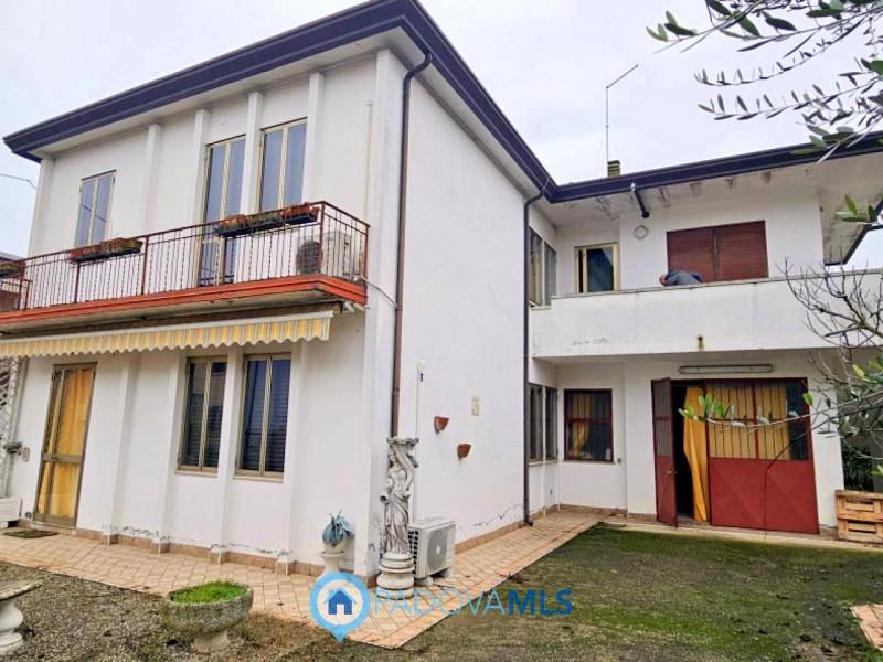 Immobile in esclusiva al Gruppo Padova MLS

VIGONZA CENTRO In posizione centrale e tranquilla, su...