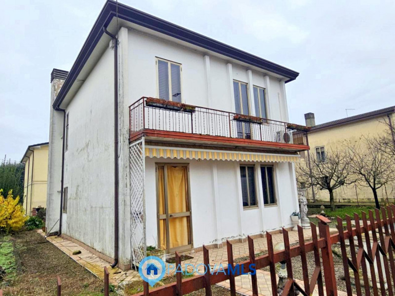 Immobile in esclusiva al Gruppo Padova MLS

VIGONZA CENTRO In posizione centrale e tranquilla, su...