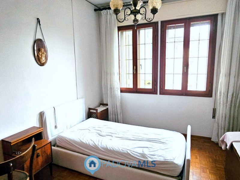 Immobile in esclusiva al Gruppo Padova MLS

VIGONZA CENTRO In posizione centrale e tranquilla, su...