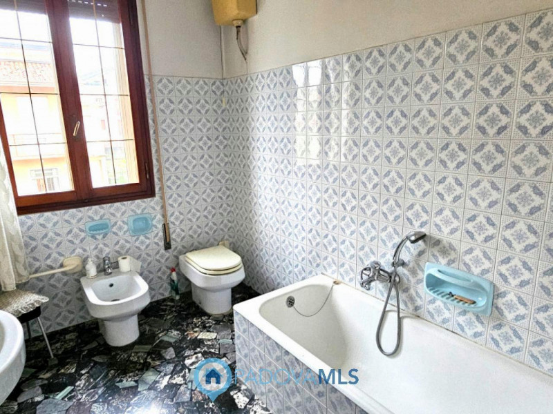 Immobile in esclusiva al Gruppo Padova MLS

VIGONZA CENTRO In posizione centrale e tranquilla, su...