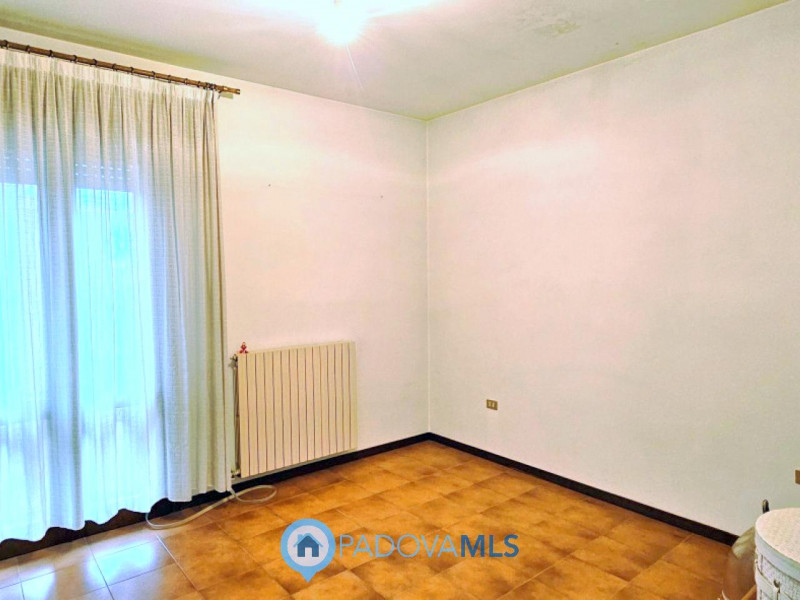 Immobile in esclusiva al Gruppo Padova MLS

VIGONZA CENTRO In posizione centrale e tranquilla, su...